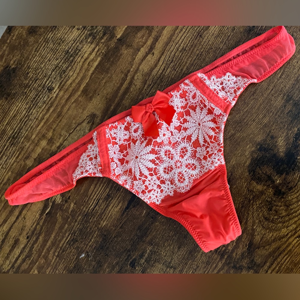 ISO Victoria’s Secret Very Sexy Thong